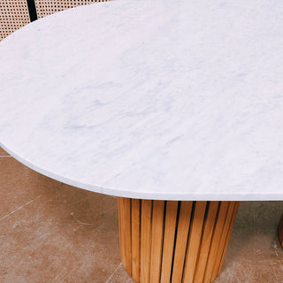 Nouvelle table ovale en marbre Milan