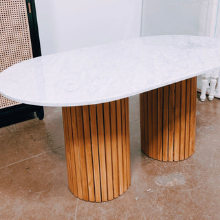Nouvelle table ovale en marbre Milan