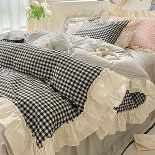 Gingham Ruffled Bedding Set | Cozy Design