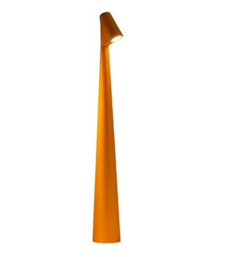 Compact portable lamp, versatile design
