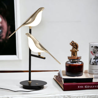 Versatile LED table lamp, adjustable brightness
