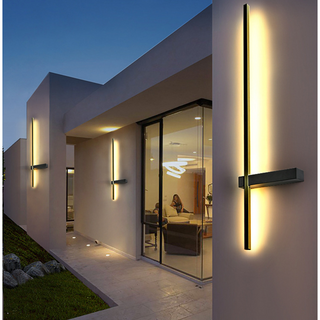 Outdoor Pillar Light, Weather-Resistant