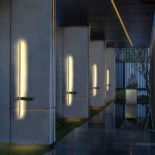 Outdoor Pillar Light, Weather-Resistant