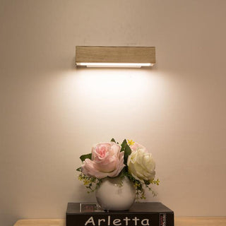 Rotatable wooden LED wall light, adjustable design