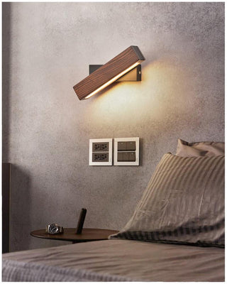 Rotatable wooden LED wall light, adjustable design