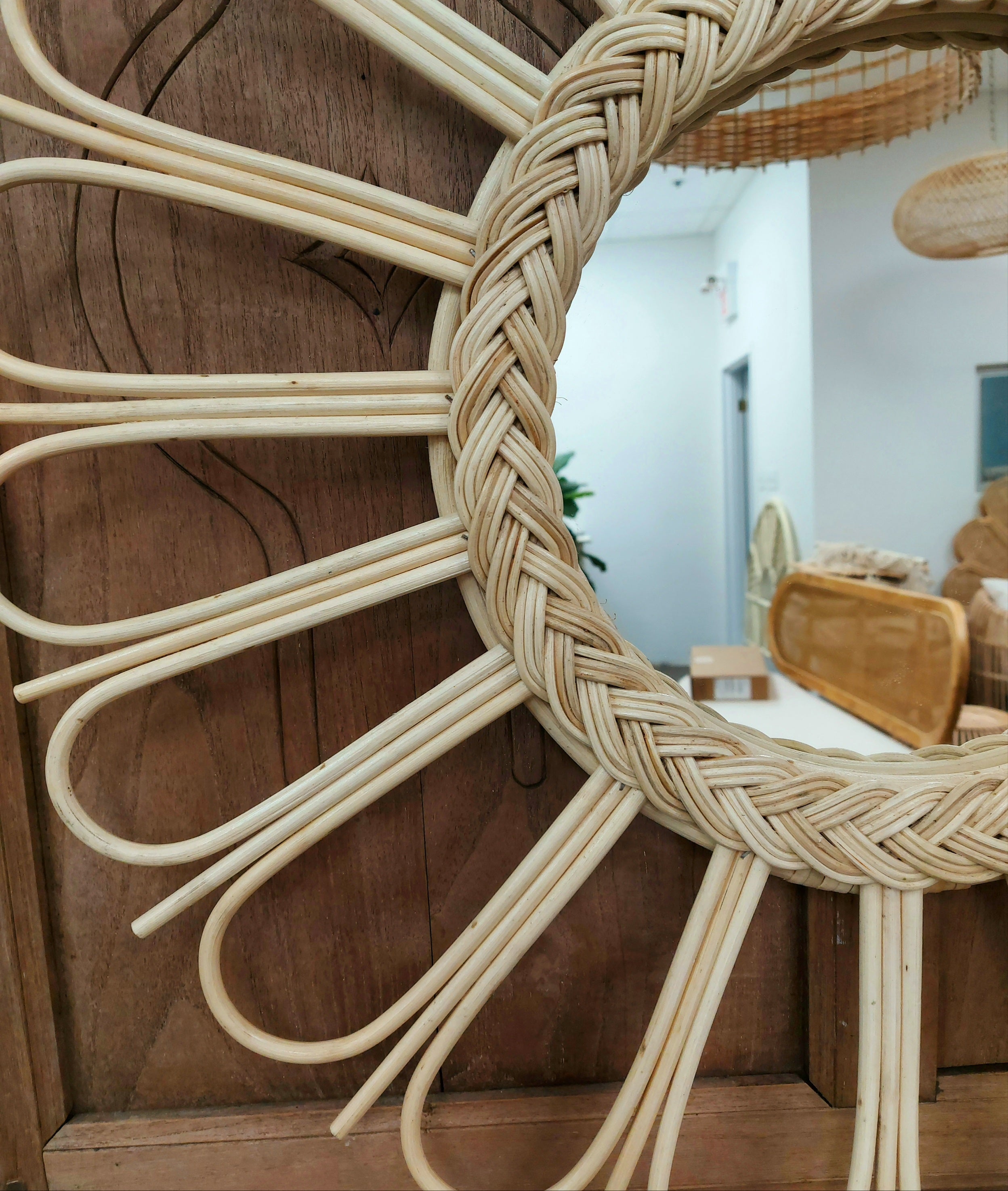New Rattan Palm Mirror - Stylish Home Décor Accent – Casachicstore